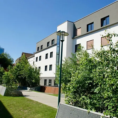 Belle Hotel